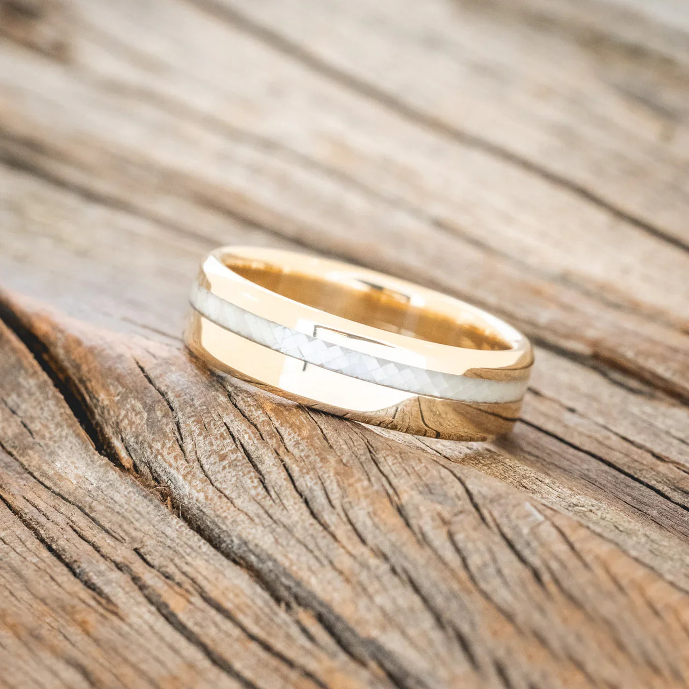 "Vertigo" - Mother Of Pearl Wedding Band - 14K Yellow Gold (6mm) - Size 10 1/4