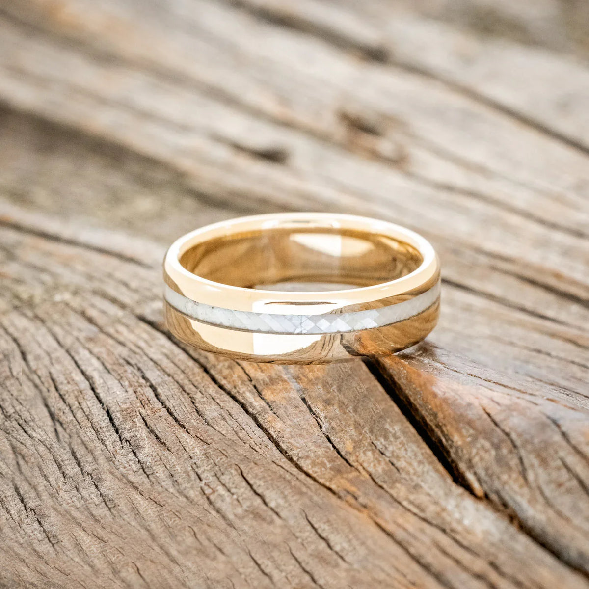 "Vertigo" - Mother Of Pearl Wedding Band - 14K Yellow Gold (6mm) - Size 10 1/4