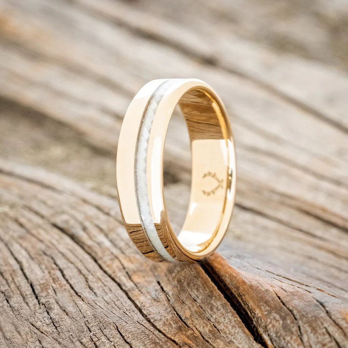 "Vertigo" - Mother Of Pearl Wedding Band - 14K Yellow Gold (6mm) - Size 10 1/4