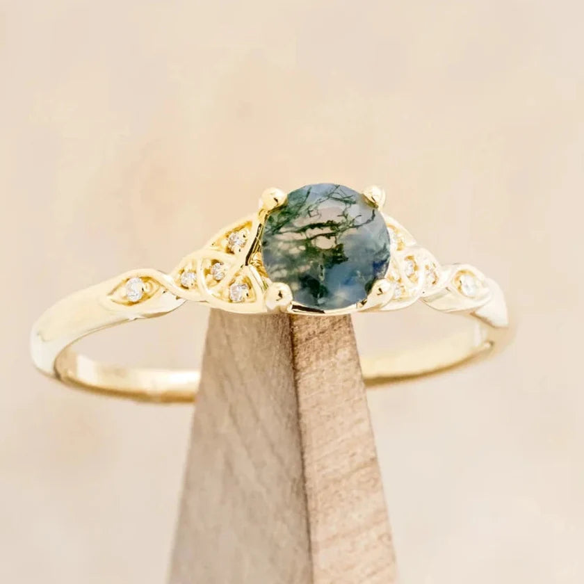 "Aife" - Round Cut Moss Agate Engagement Ring With Celtic Knot Filigree