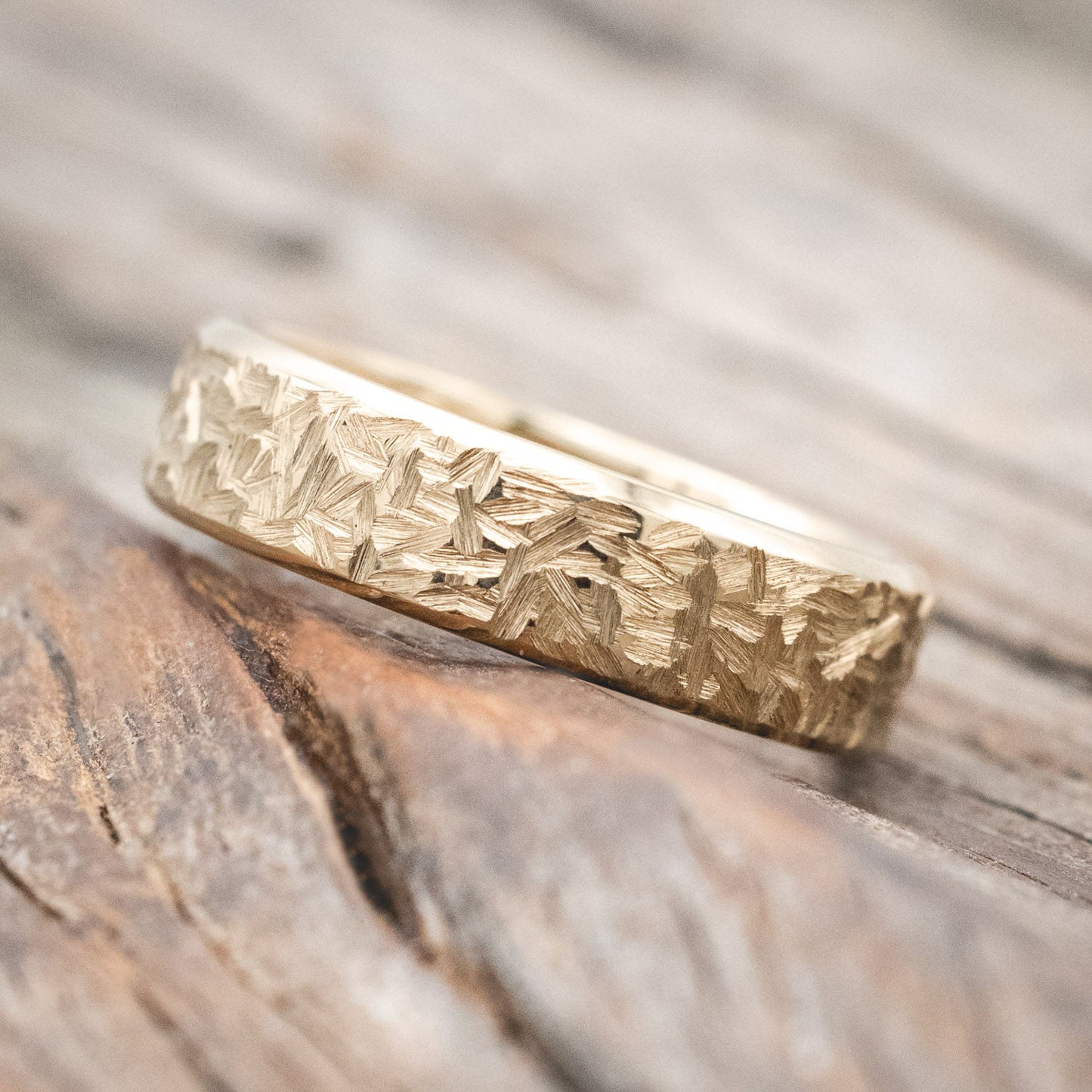 "Hyperion" - Antler Lined Wedding Band With Crosshatched Finish - 14K Yellow Gold (6mm) - Size 8 3/4