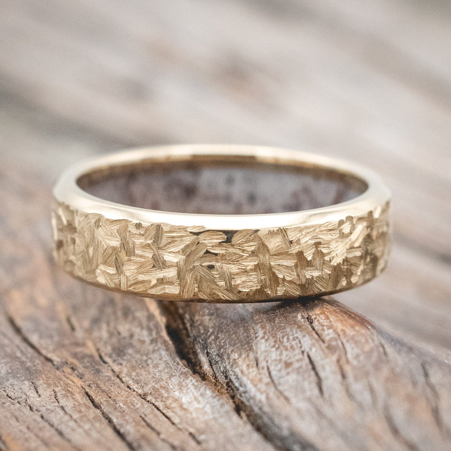 "Hyperion" - Antler Lined Wedding Band With Crosshatched Finish - 14K Yellow Gold (6mm) - Size 8 3/4