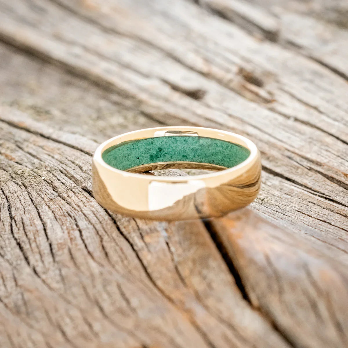 "Hyperion" - Malachite Lined Wedding Band - 14K Yellow Gold (6mm) - Size 9 1/2