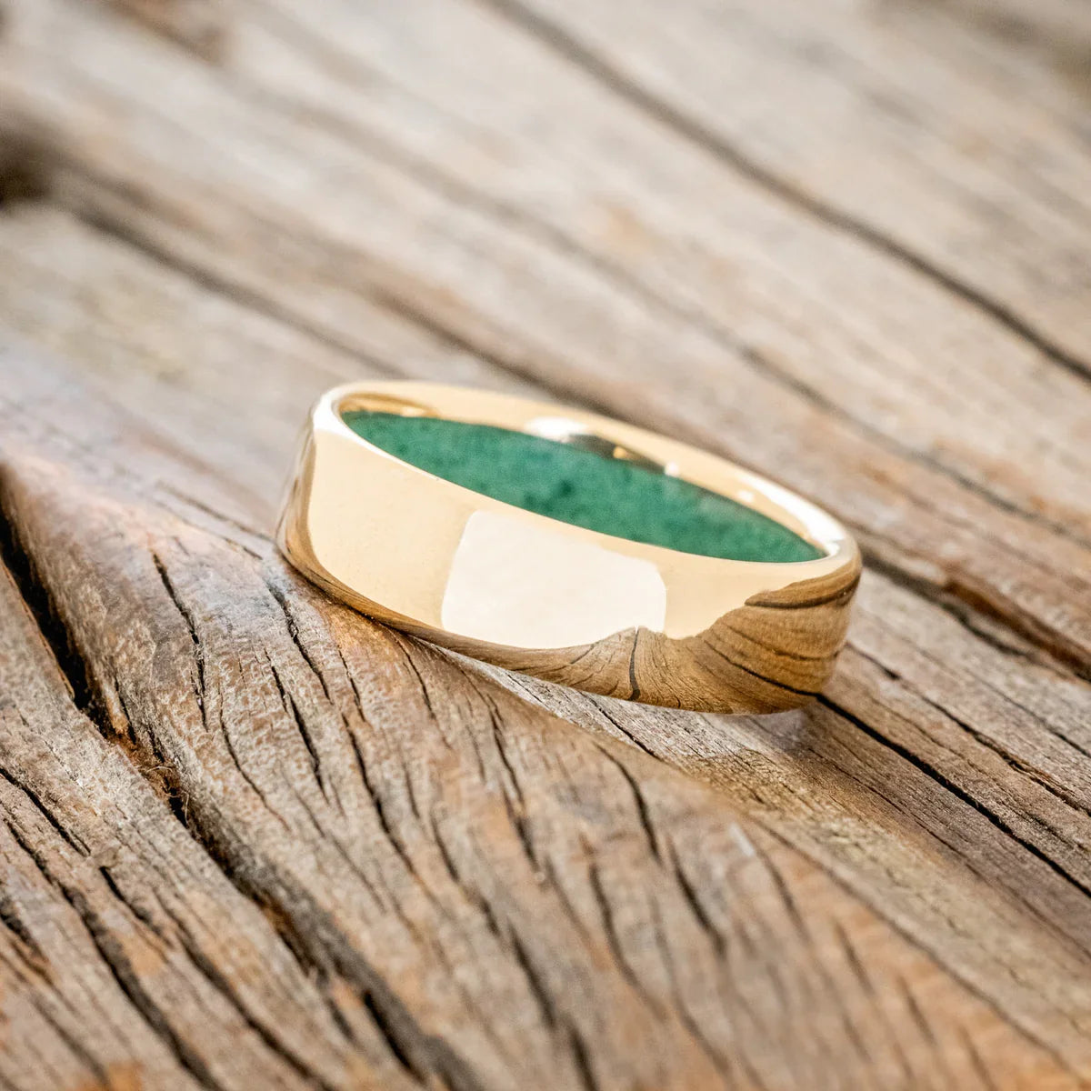 "Hyperion" - Malachite Lined Wedding Band - 14K Yellow Gold (6mm) - Size 9 1/2