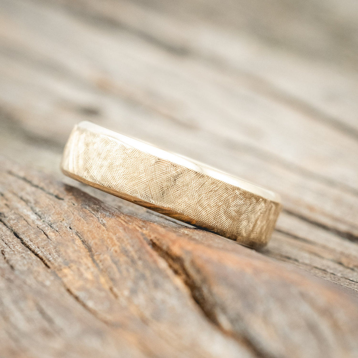 "Hyperion" - Bluebell Lined Ring With A Florentine Finish - 14K Yellow Gold (6mm) - Size 8 3/4