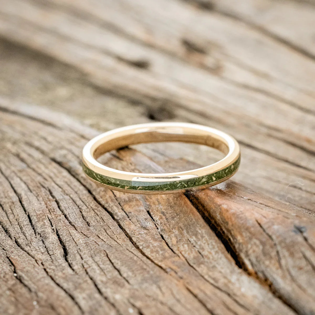 "Eterna" - Moss Inlay Stacking Band - 14K Yellow Gold (4mm) - Size 6