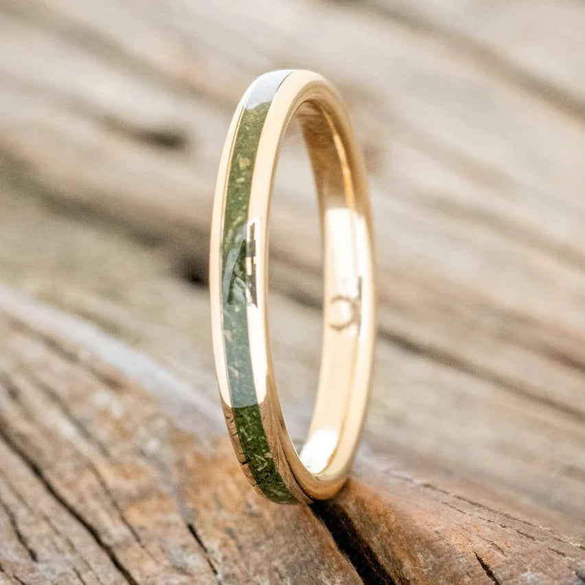 "Eterna" - Moss Inlay Stacking Band - 14K Yellow Gold (4mm) - Size 6