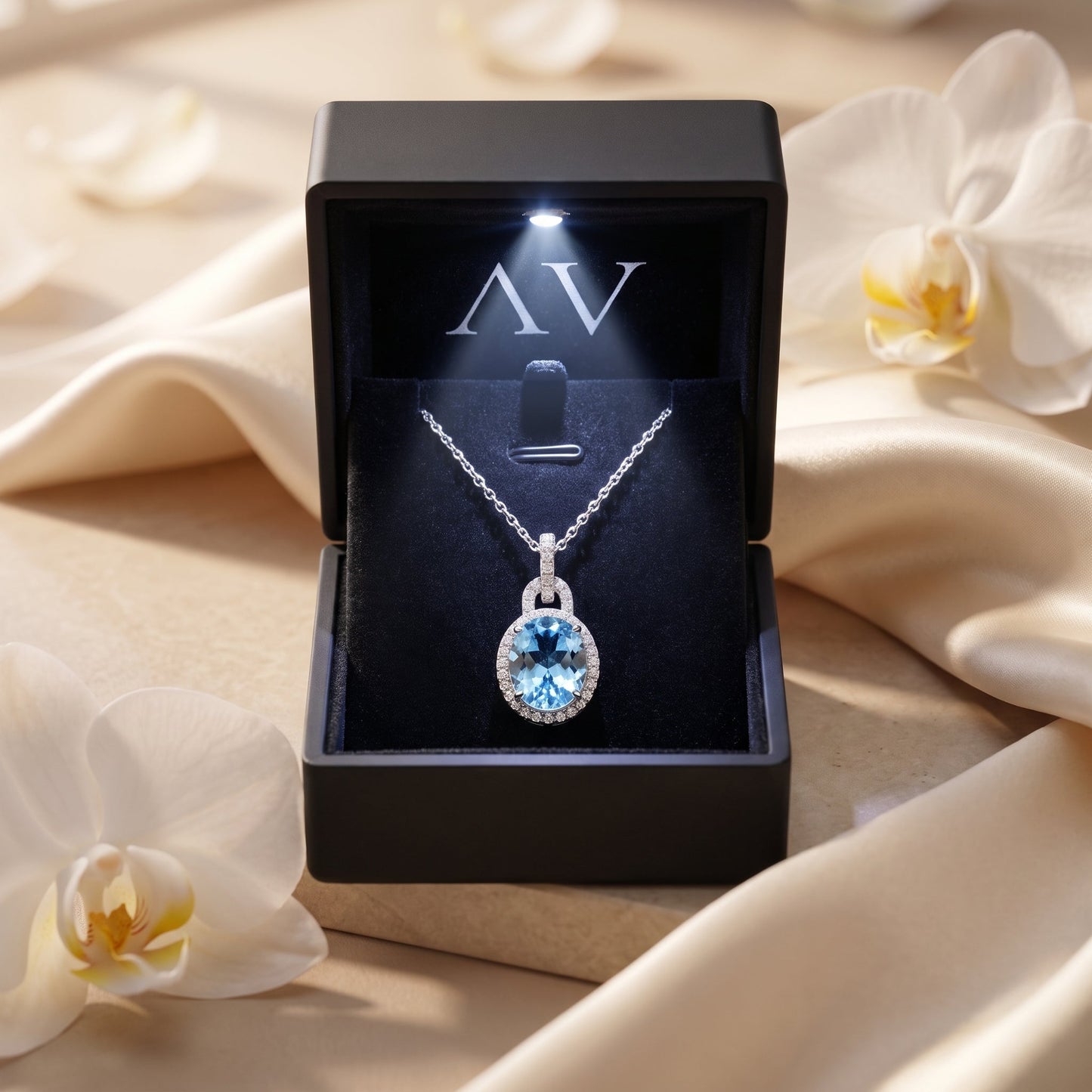 The Bianca Aquamarine Pendant Necklace