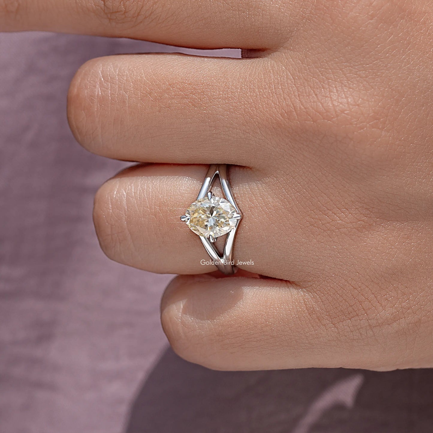 Oval Moissanite Spilt Shank Engagement Ring