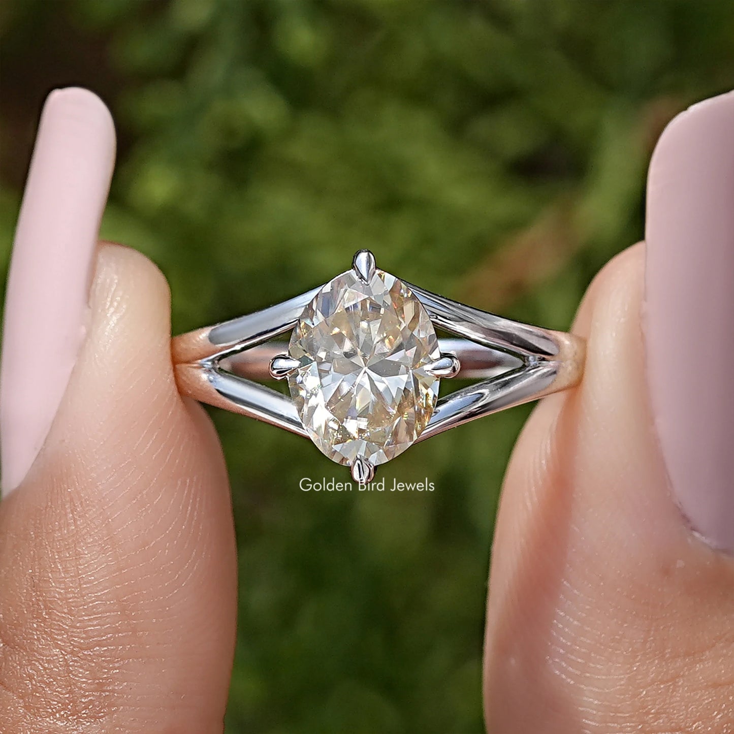 Oval Moissanite Spilt Shank Engagement Ring