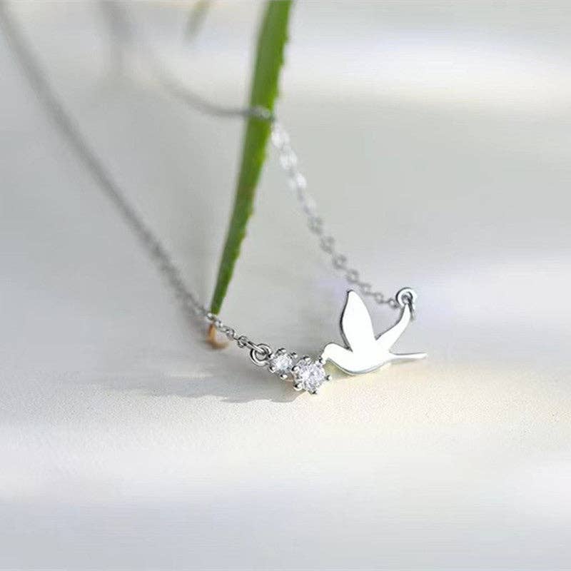 Peace Dove Bird Pendant Necklace in 925 Sterling Silver: Gold