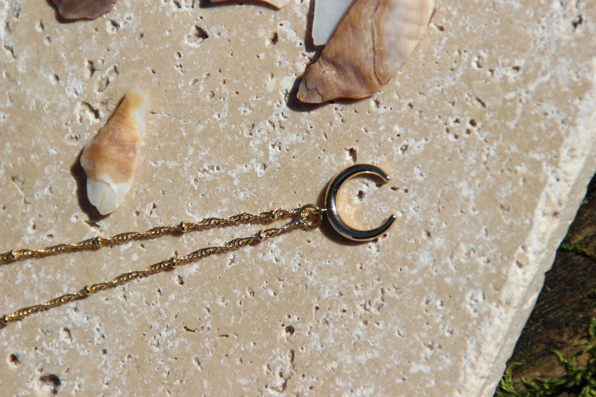 BEACH necklace