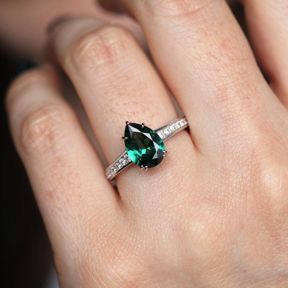 Olive’s Whisper | 1.5CT Classic Pear Cut Lab Emerald Engagement Ring