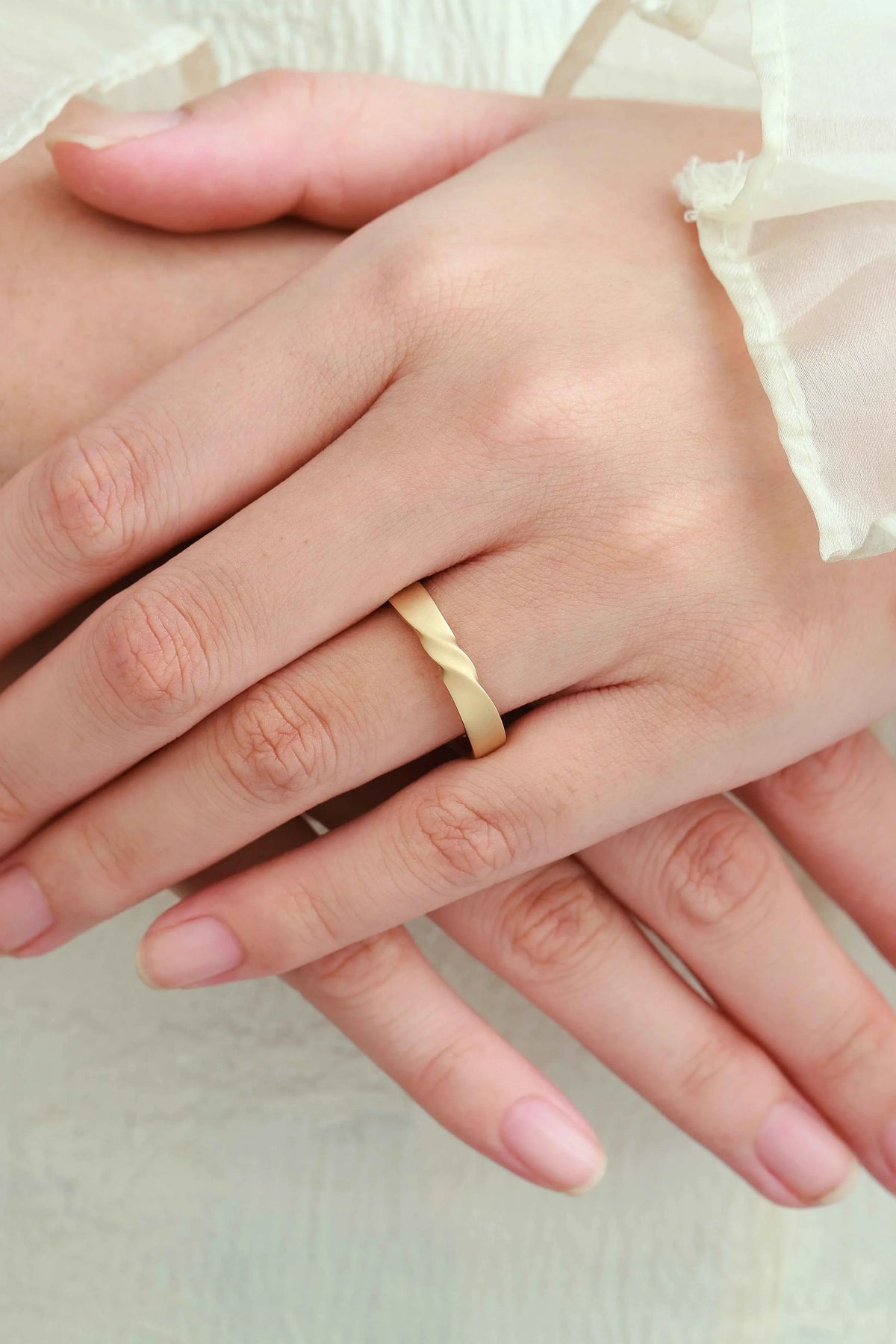 Mens Leaf Wedding Band – Rose & Leaf Engraved Ring for Him