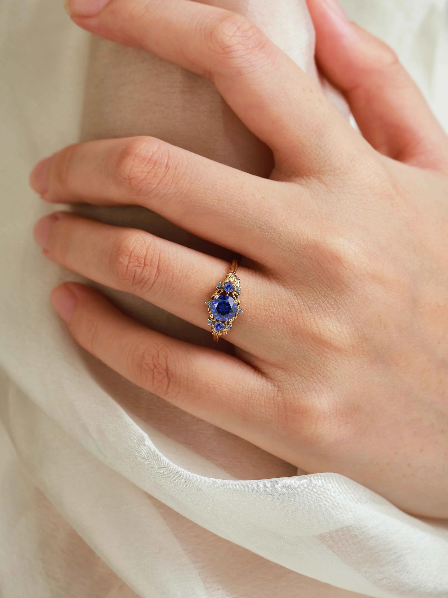 Vintage Leaf Stackable Round Royal Sapphire Engagement Ring