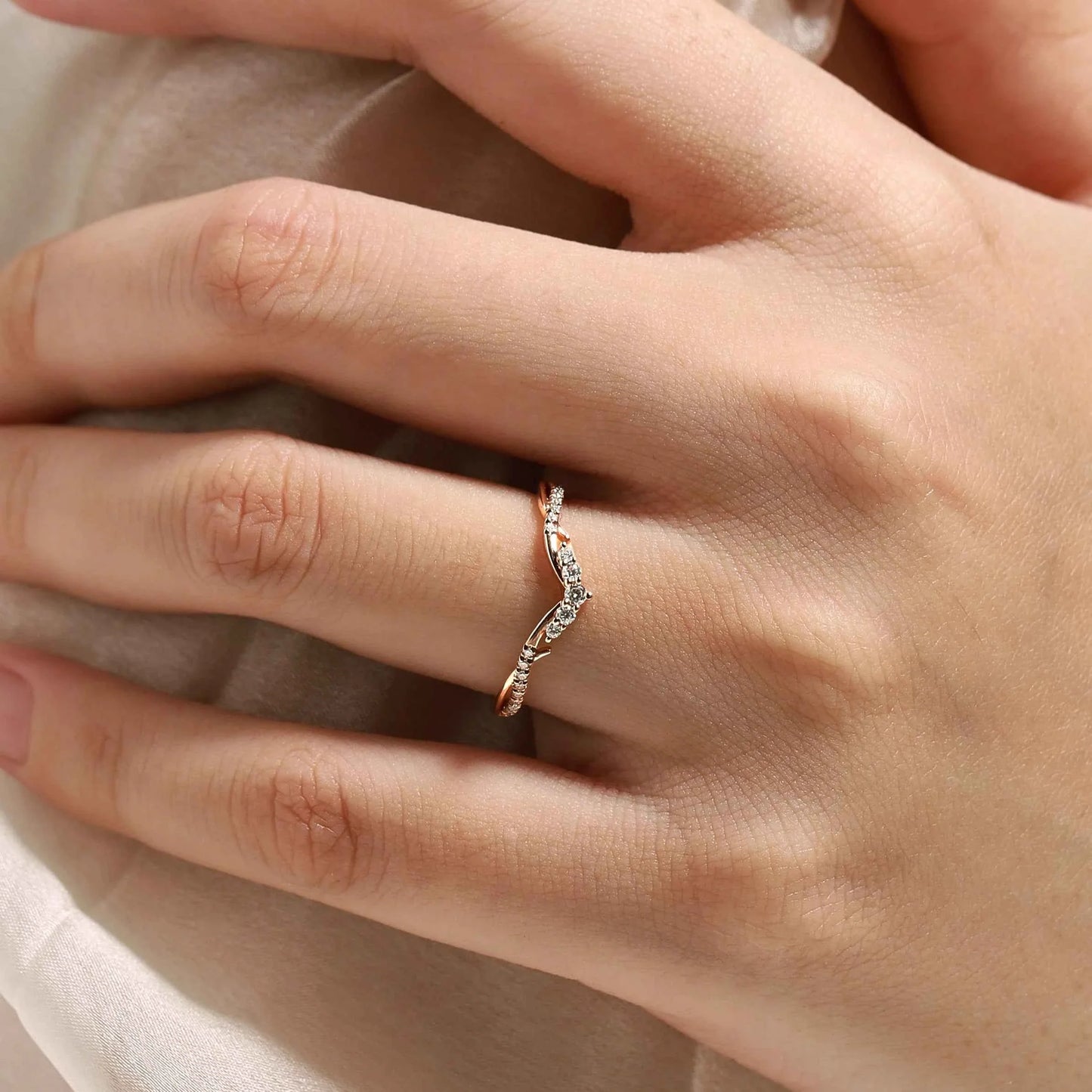 Nature-Inspired Thorn V Shaped Moissanite Wedding Band