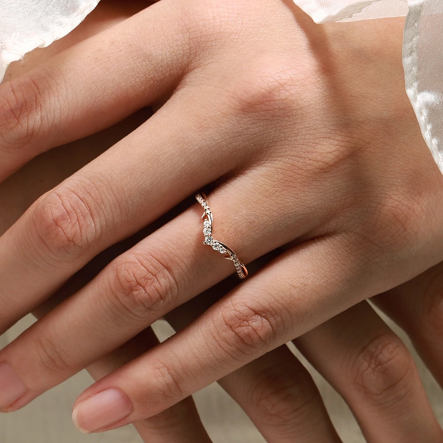 Nature-Inspired Thorn V Shaped Moissanite Wedding Band