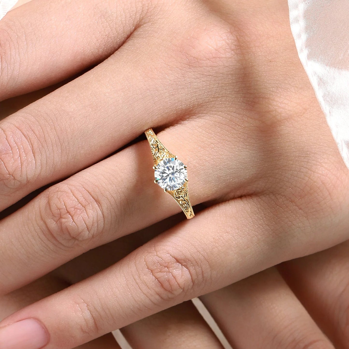 Round Cut Moissanite Vintage Engagement Ring With Rose