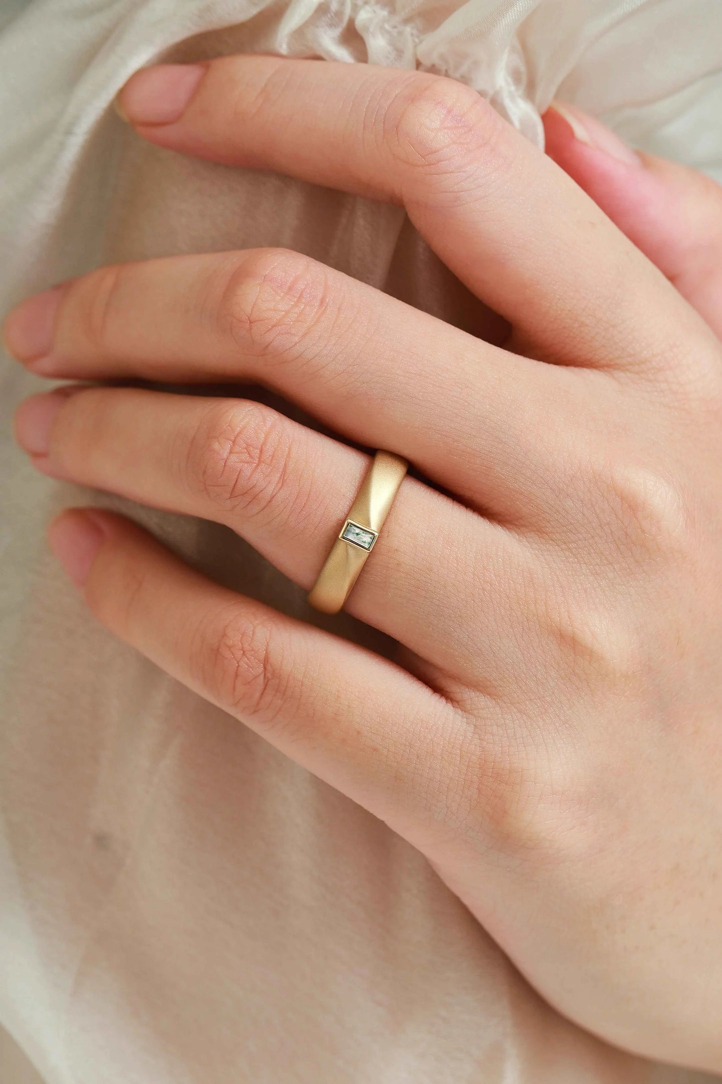Nature-Inspired Moss Agate Men’s Wedding Band with Inner Tulip Carving