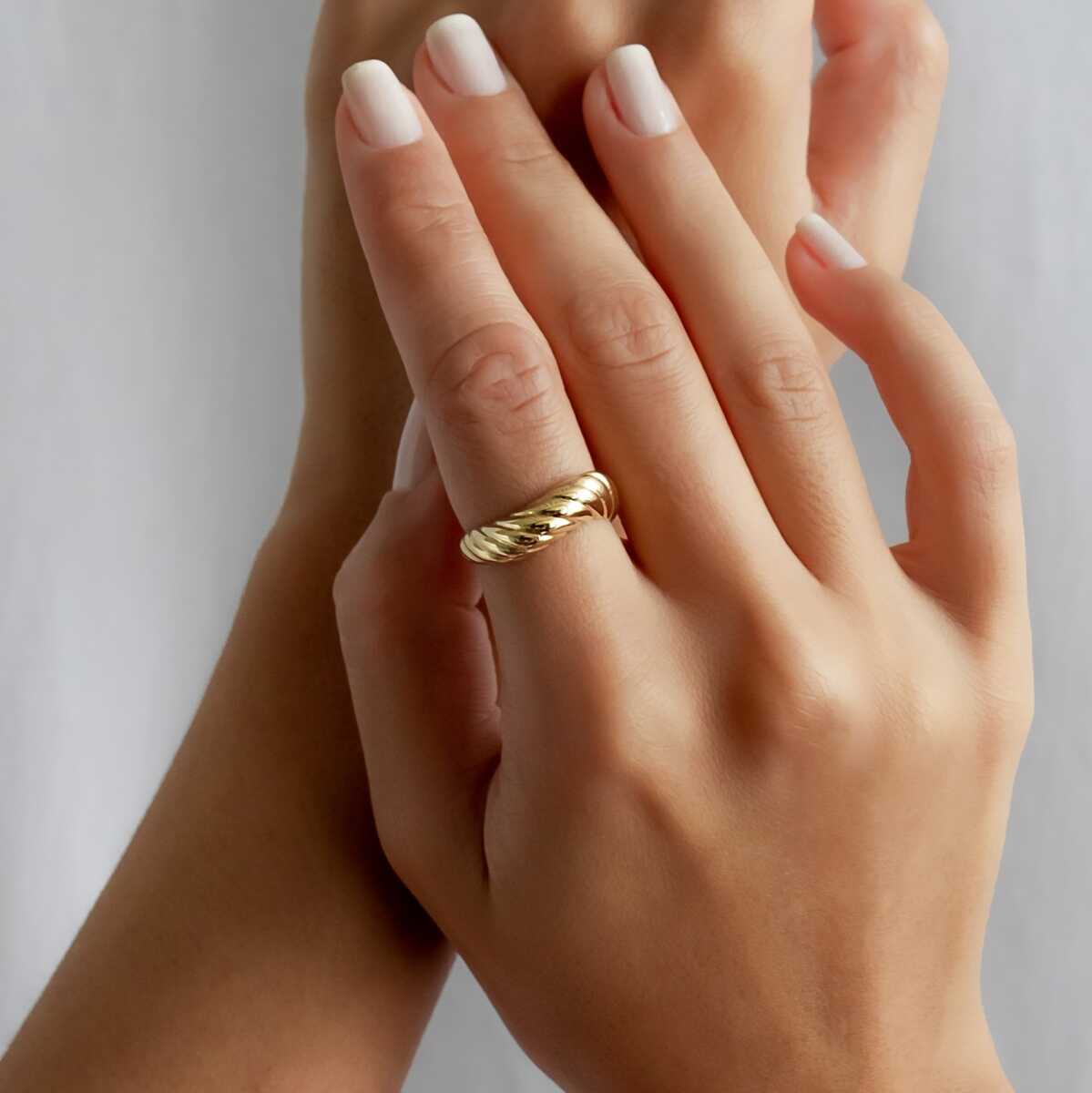 Croissant Ring in 14k Gold