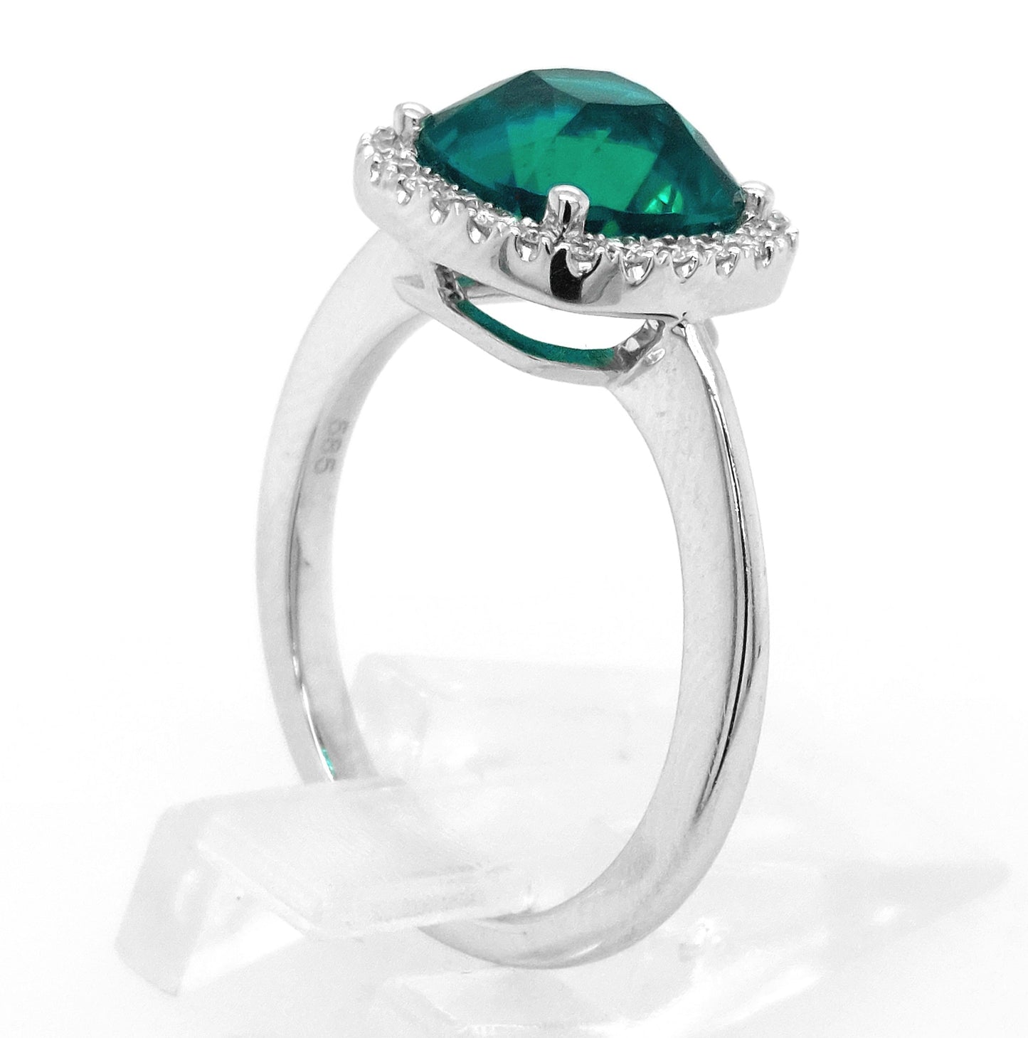 14KW Chatham Lab-Grown Emerald and Diamond Halo Ring (Size 6.5)