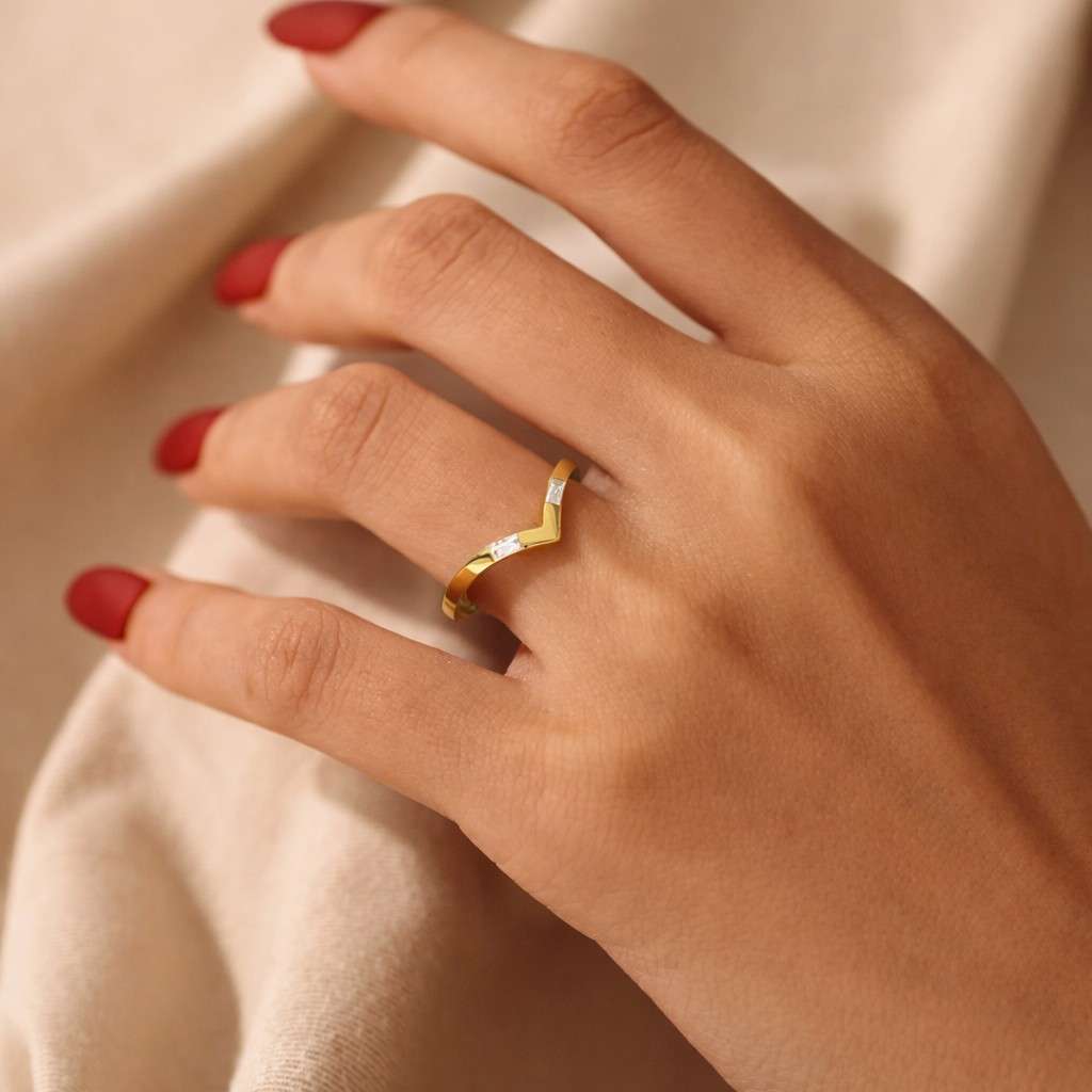 Baguette Diamond Chevron Wedding Band in 14K Rose Gold