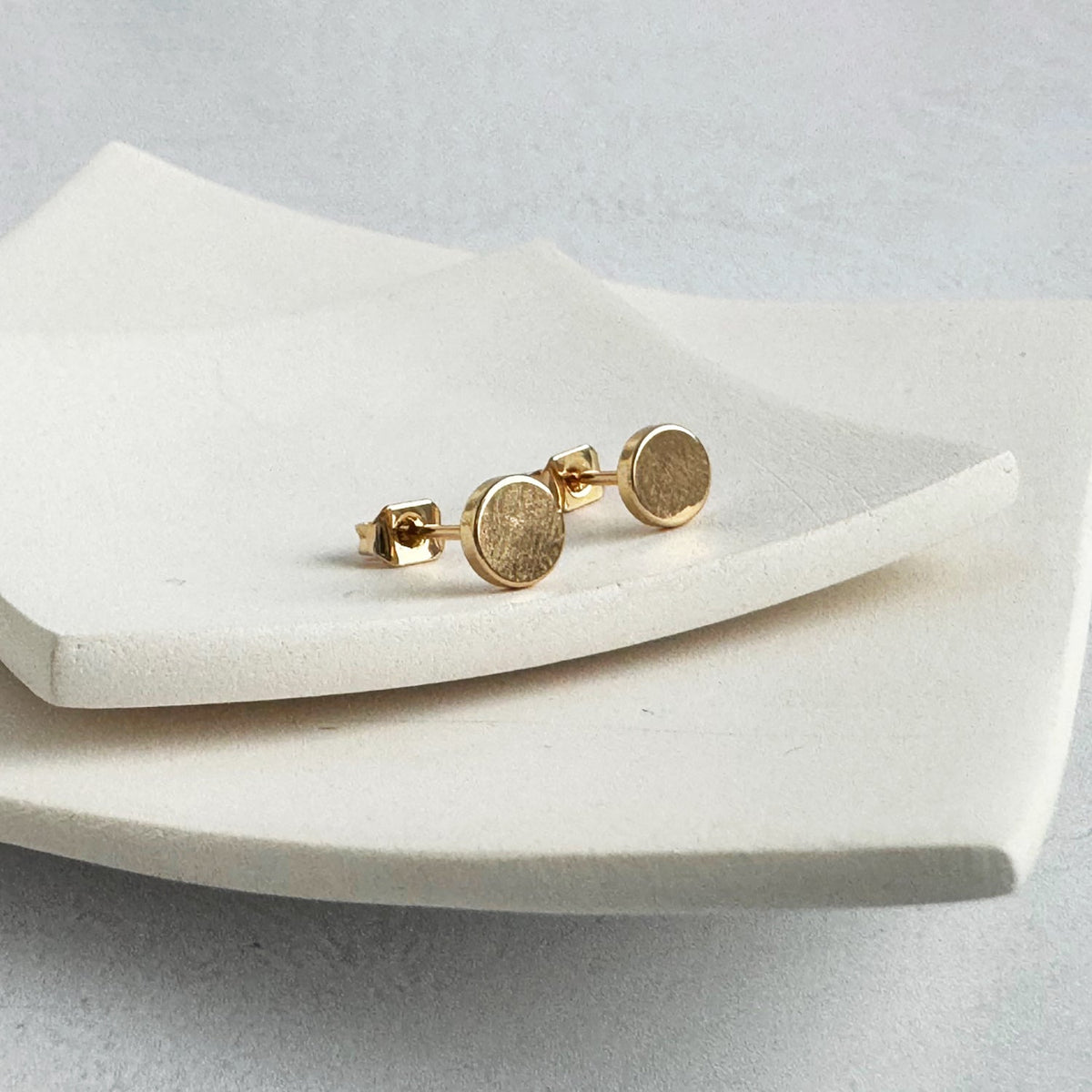 Circle Stud Earrings in 18k Gold Plating