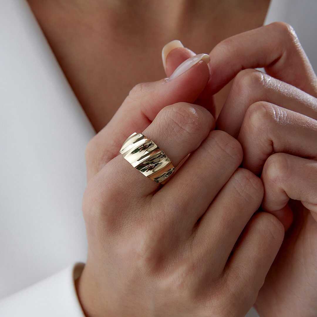 14k Gold Croissant Ring