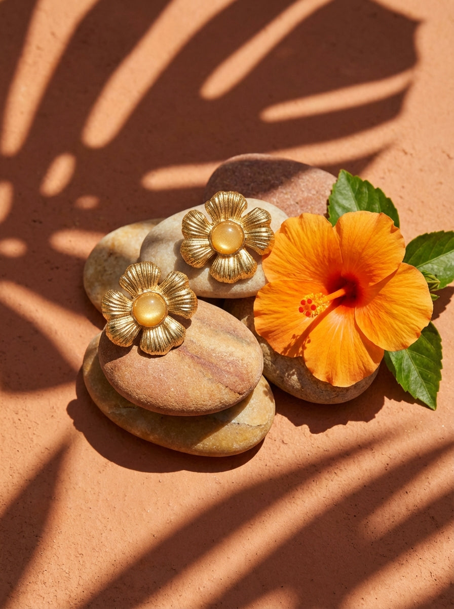 Boucles d'Oreilles HIBISCUS - Fleur Hibiscus Dorée Pierre Naturelle - Univers Tropical Plaqué Or 18K