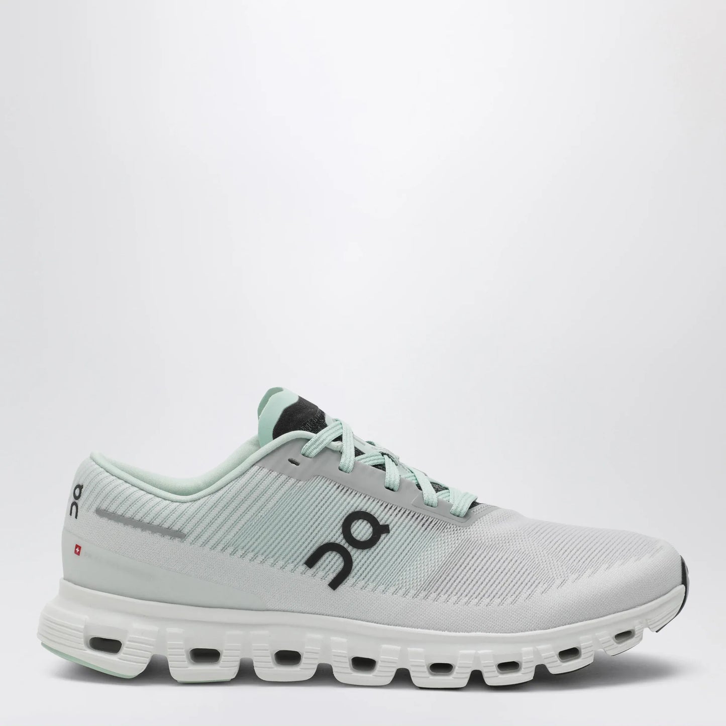 On - Cloud 6 Push Creek/Nebula