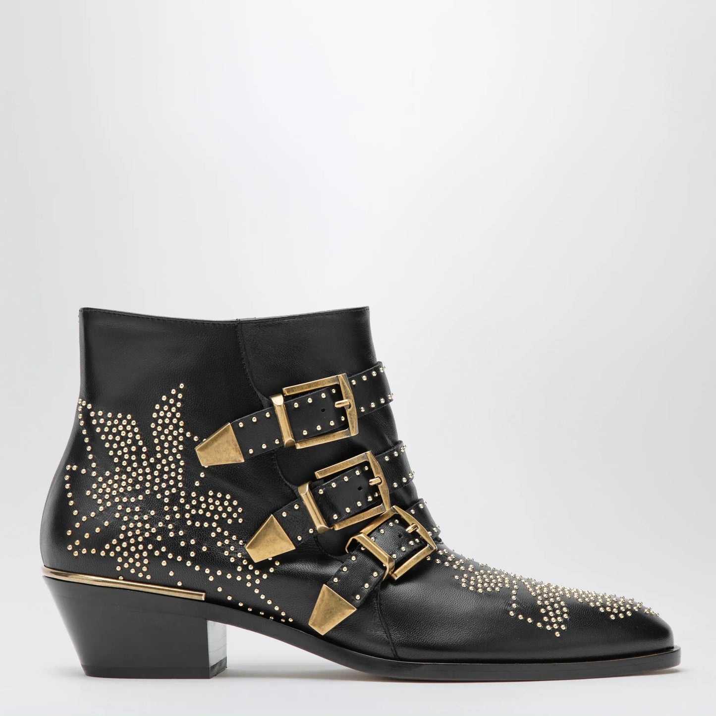 Chloé - Susanna ankle boots in black with studs