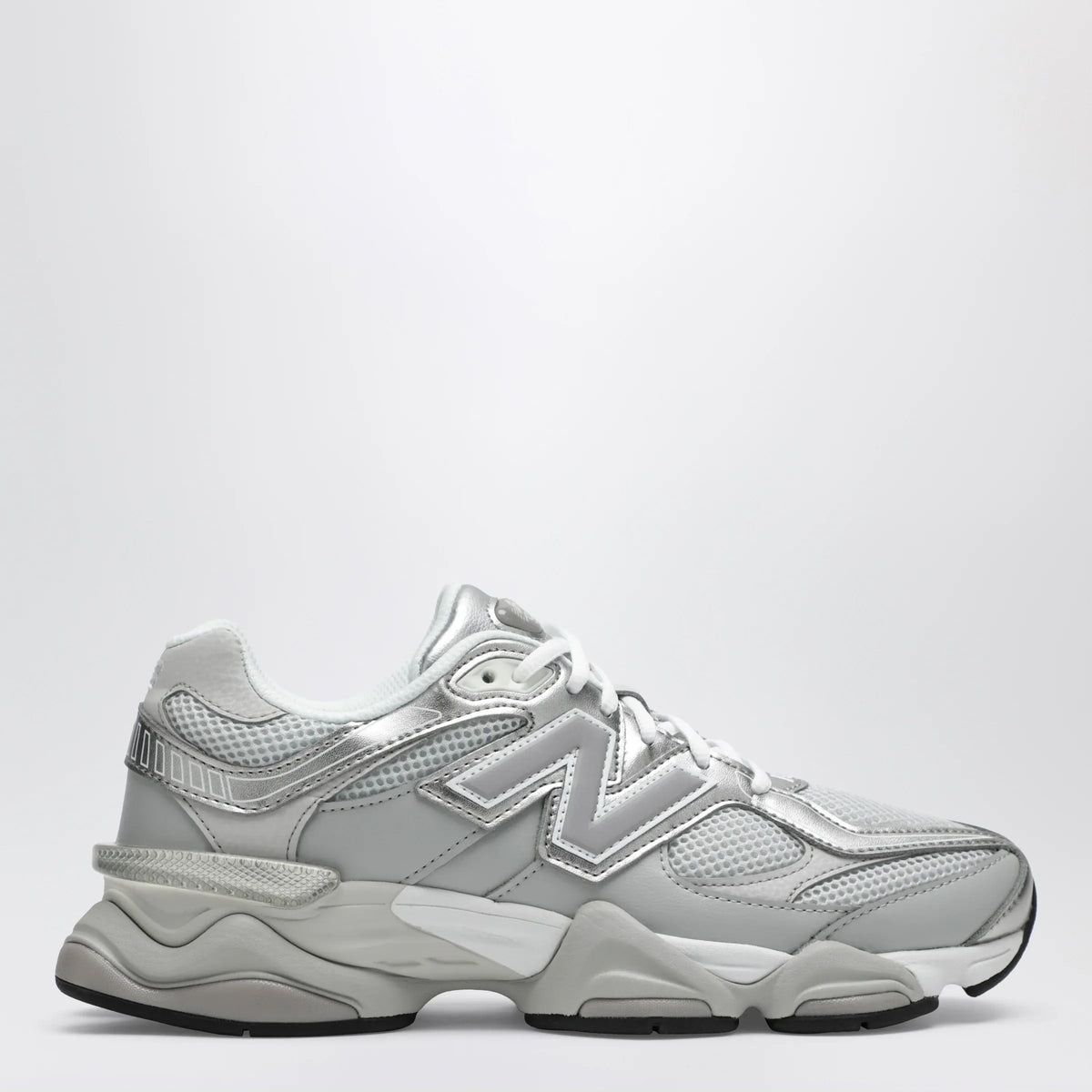 New Balance - 9060 Sneakers in Raincloud / Truffle Salt in mesh