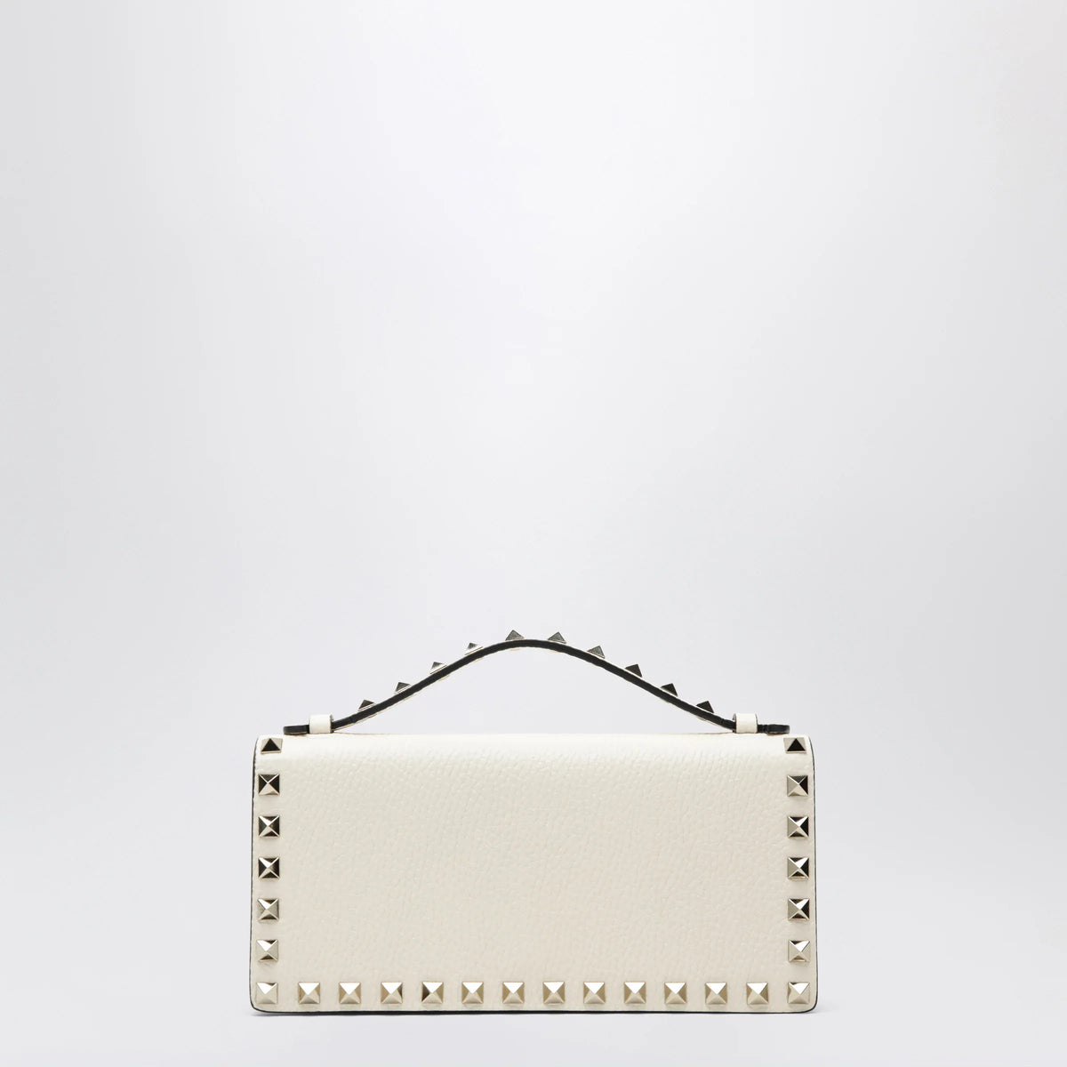 Valentino Garavani - Rockstud chain wallet in grained calfskin, light ivory