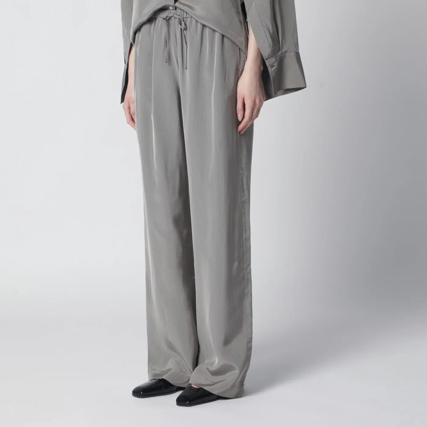 Róhe - Light grey wide striped trousers