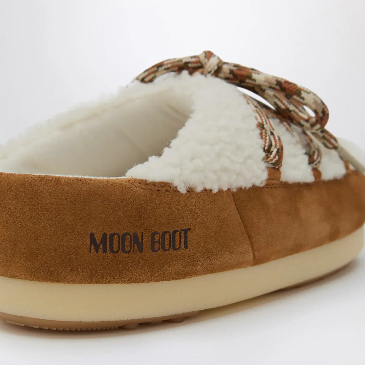 Moon Boot - White shearling and suede mules