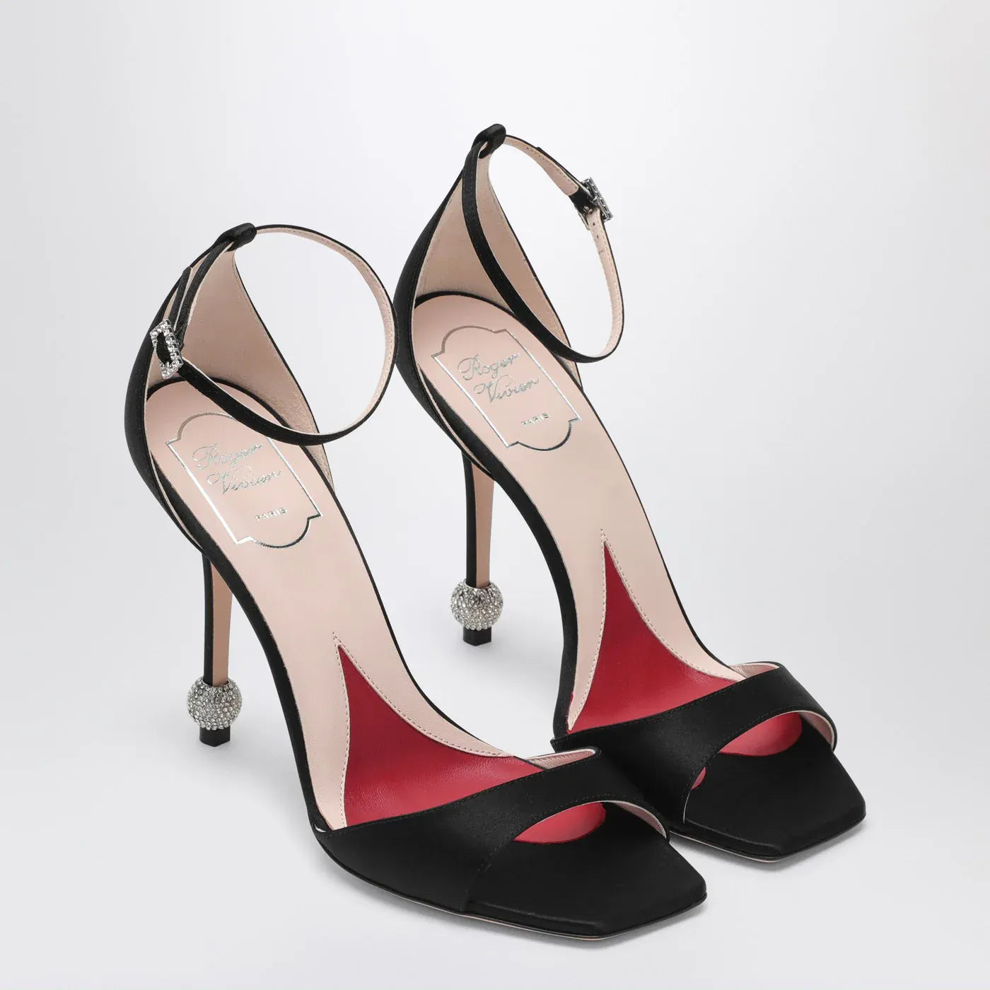 ROGER VIVIER - Black sandal with jewelled heel