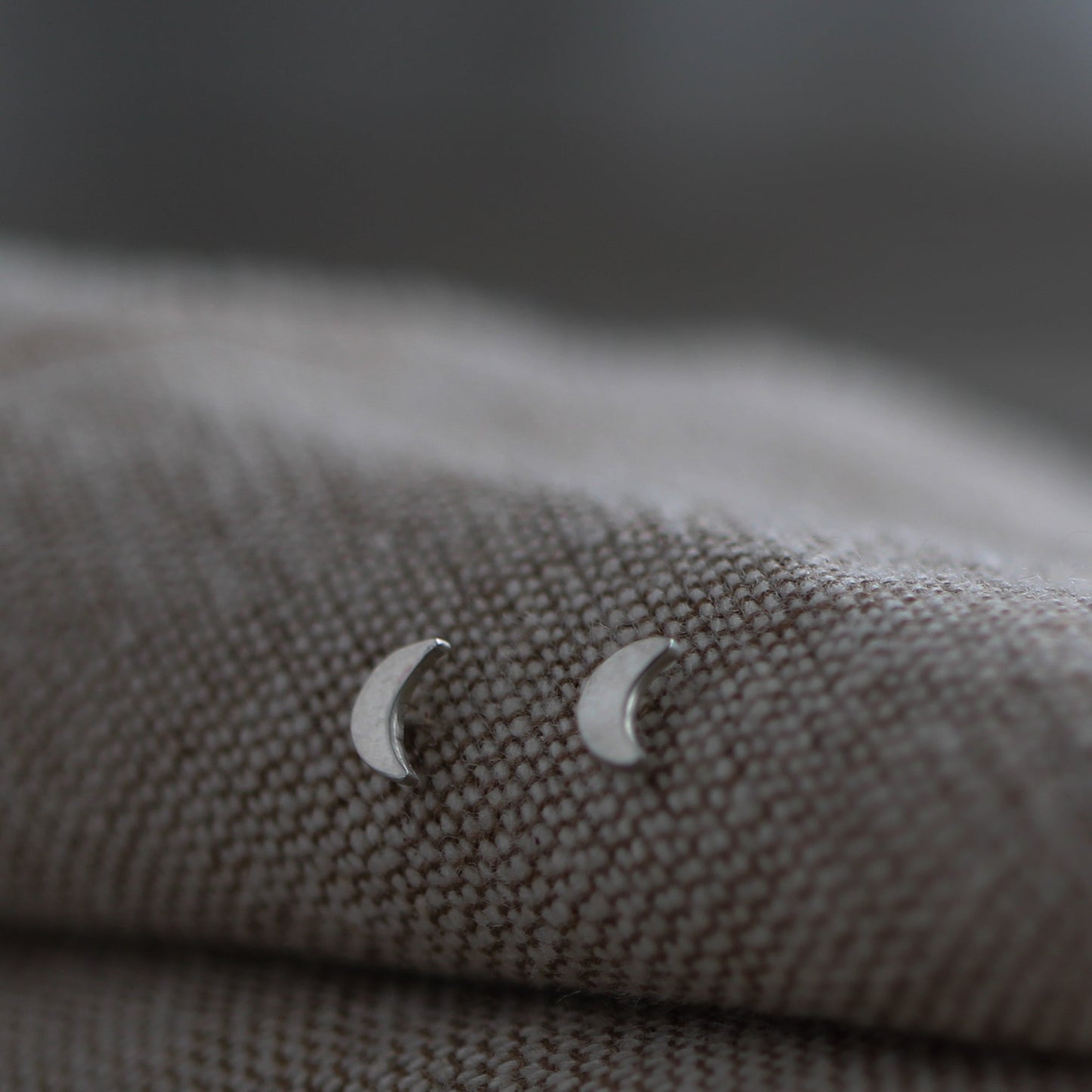 Crescent moon stud earring