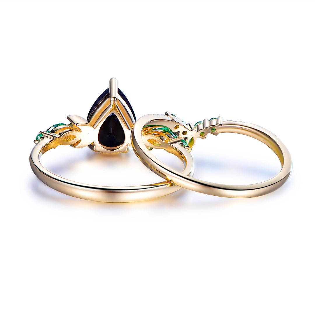 Crescent Noir Onyx & Emerald Ring Set in 14k Yellow Gold