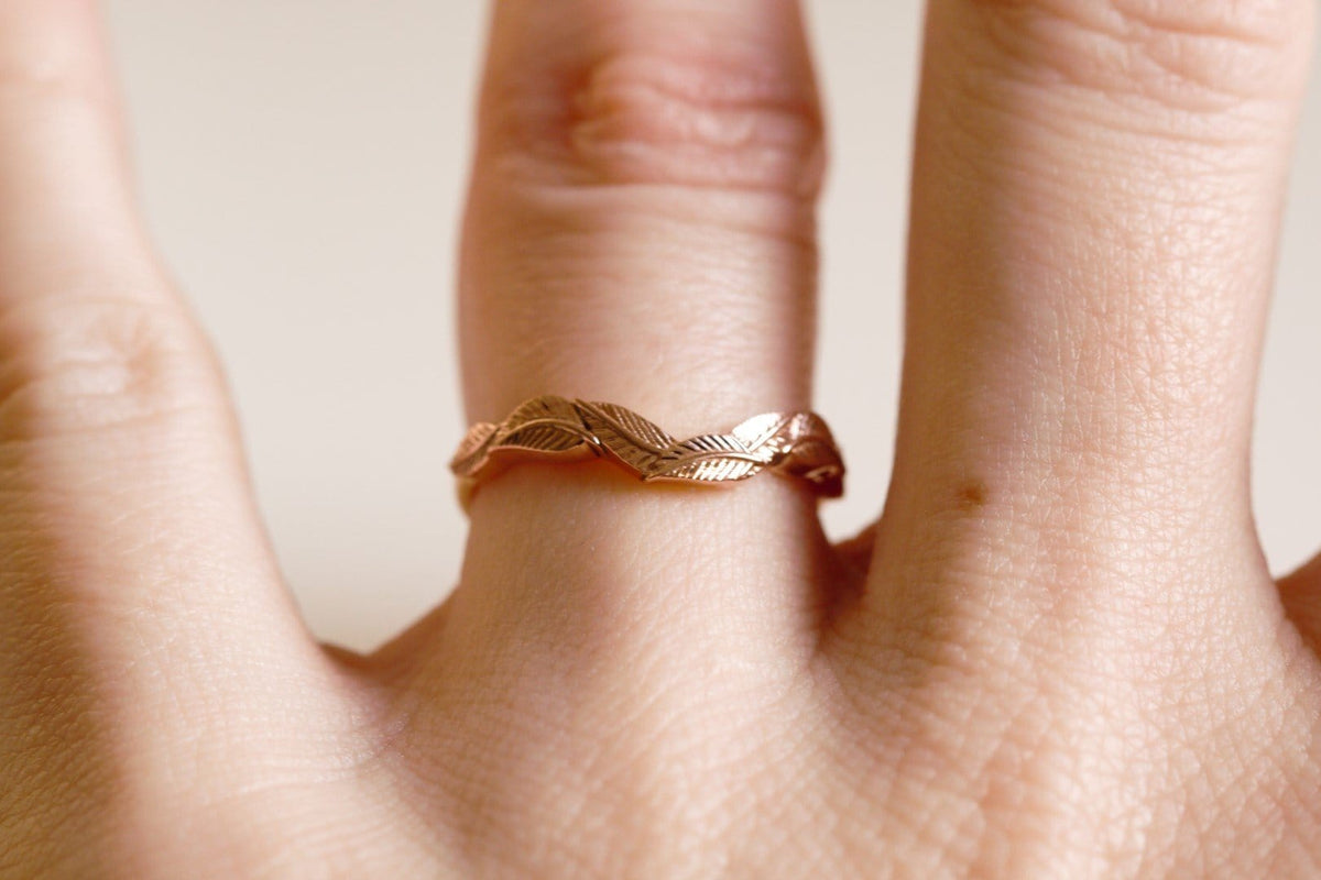 Curved leaf wedding ring