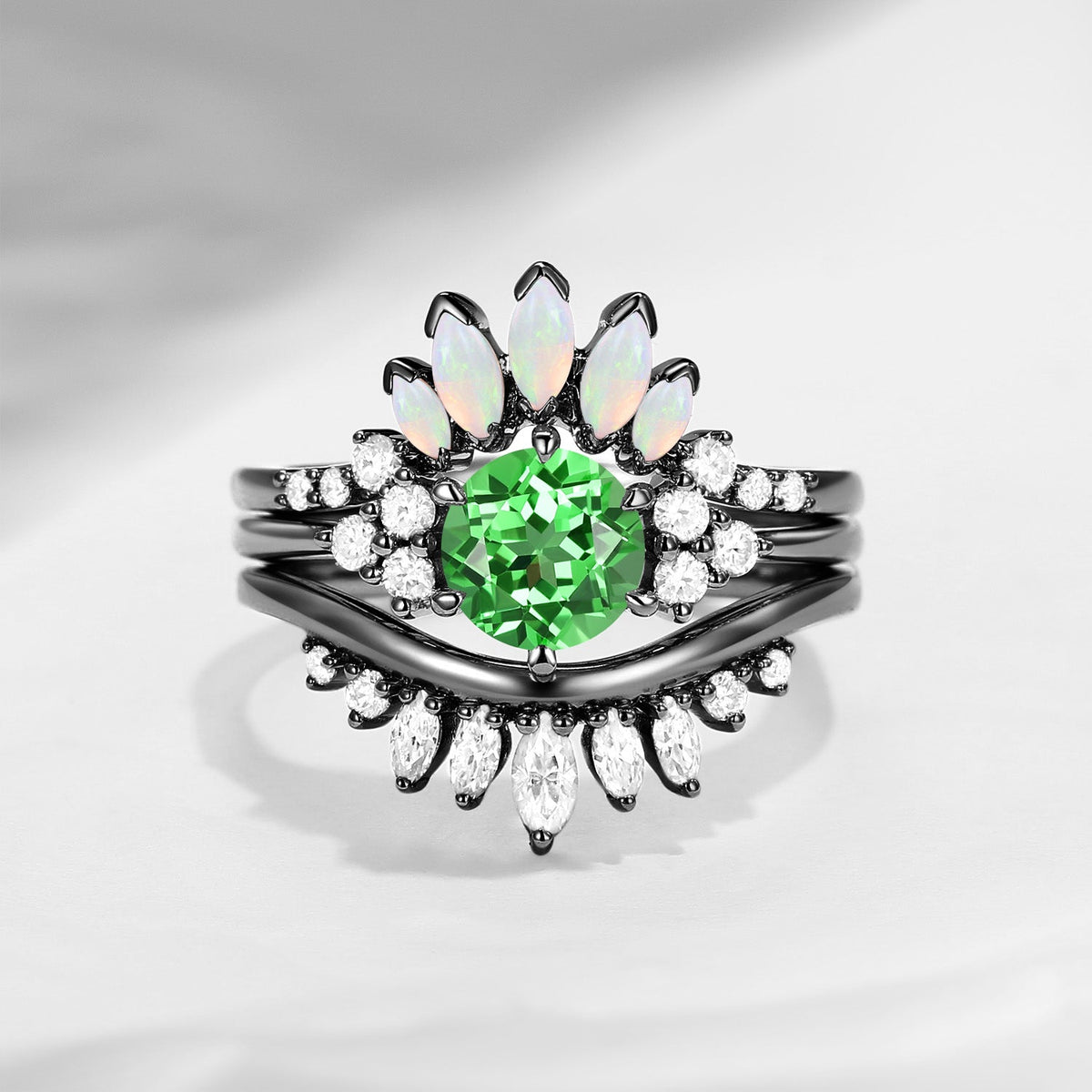 Bette‘s Eyes | Lab Tsavorite Engagement Ring Set 3pcs