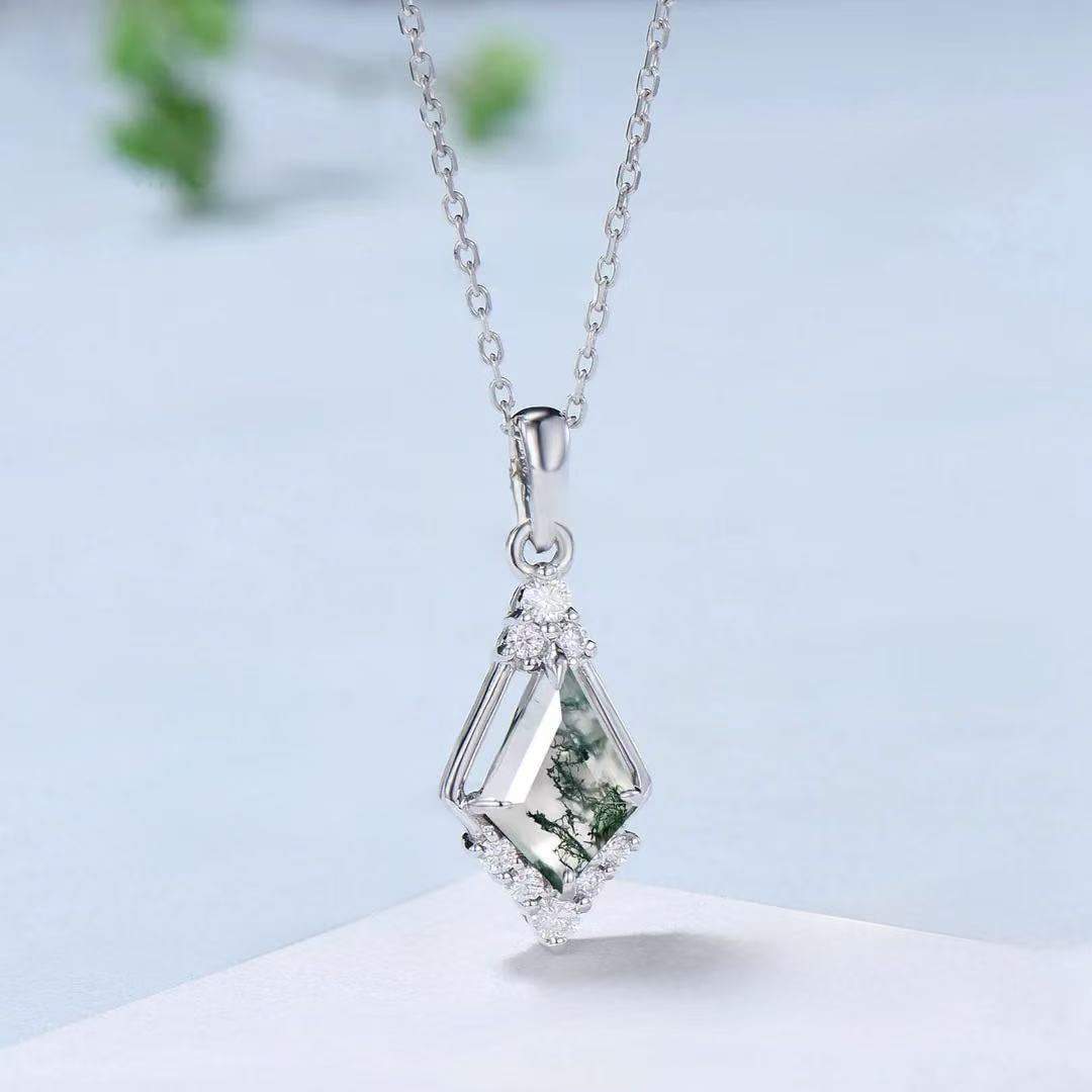 Kite Cut Moss Agate Classic Necklace - ‘Leonorad’
