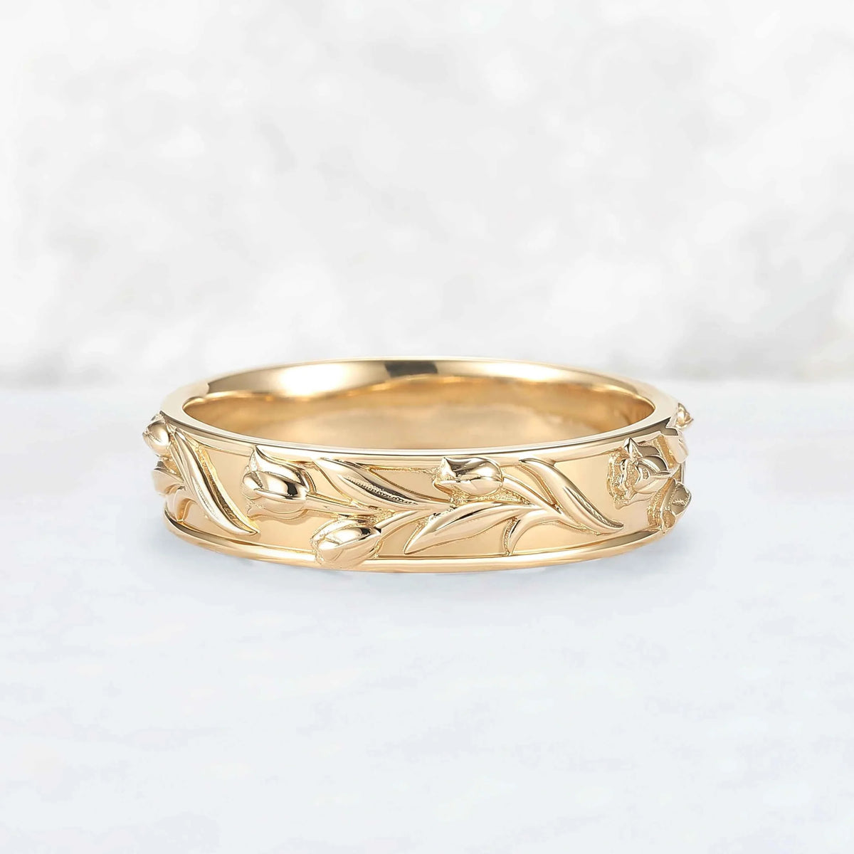 Tulip Inspired Pear Cut Moissanite with Moon Couple Ring