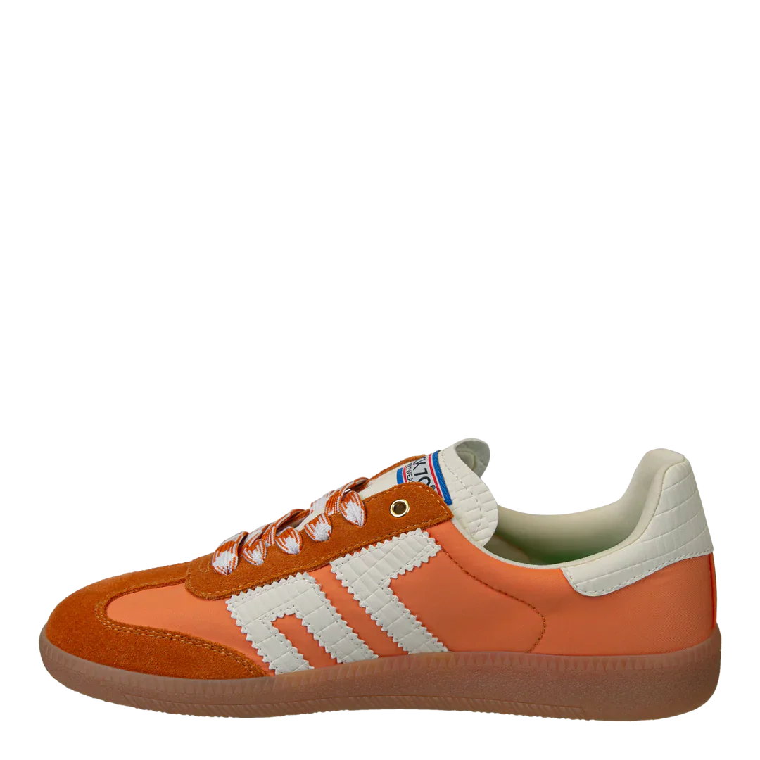 Back 70 Ghost Sneaker
