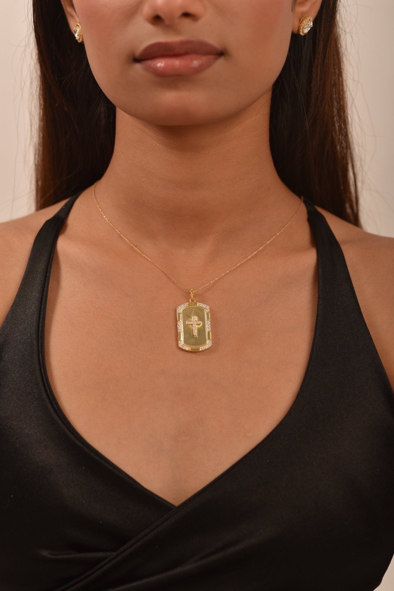 Gold Diamond Cross Pendant Necklace