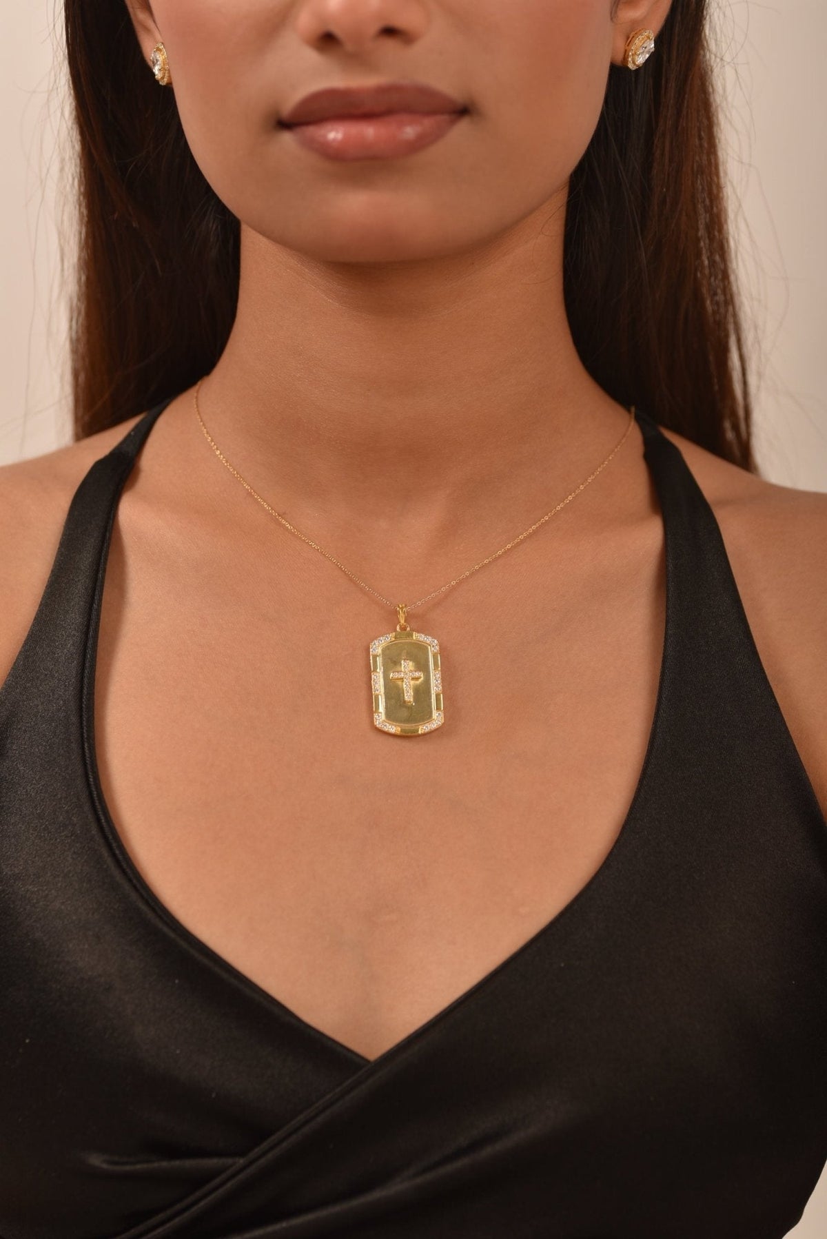 Gold Diamond Cross Pendant Necklace