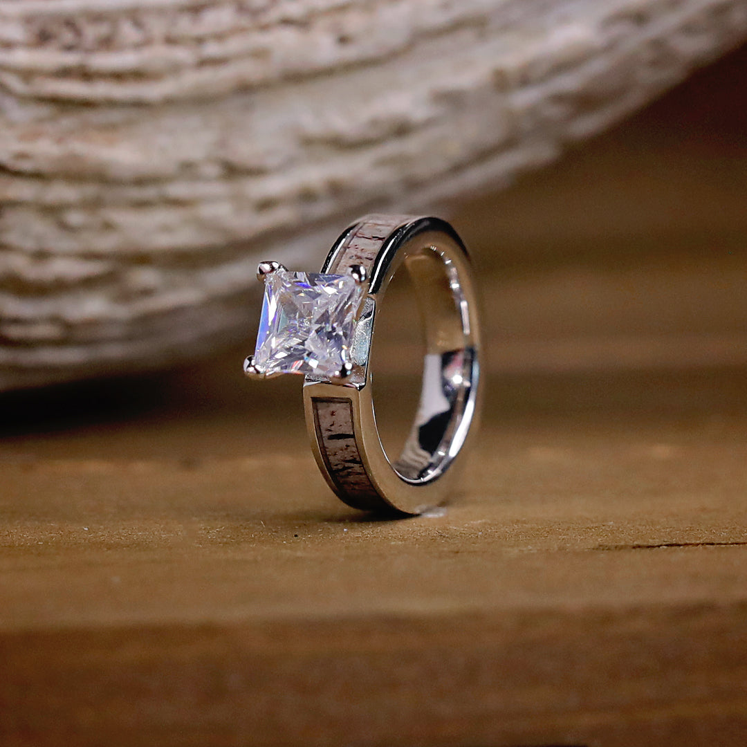 The Grand Kenai Silver Falls Wedding Set