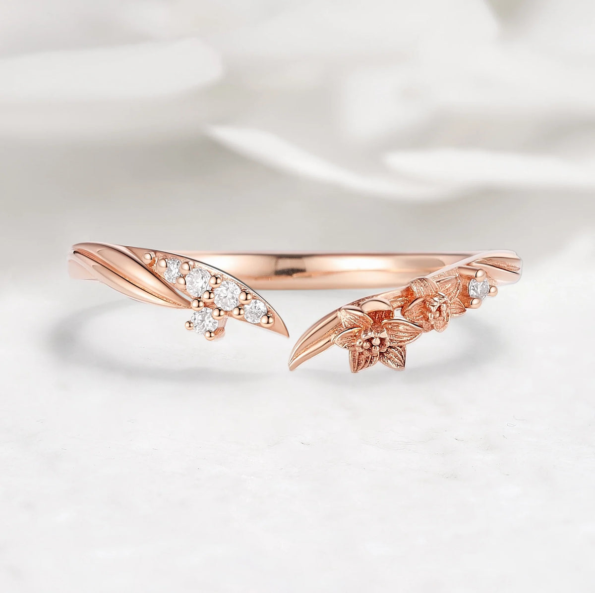 Nature-Inspired V-Shaped Floral Leaf Moissanite Wedding Band – Open Vine Design Ring