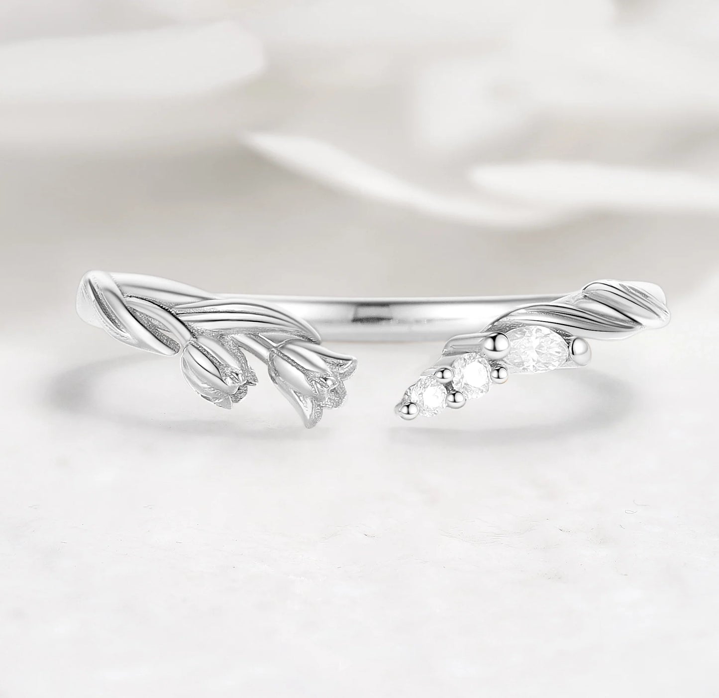 Nature Inspired Tulip Bouquet Moissanite V-Shaped Open Wedding Band - Lila