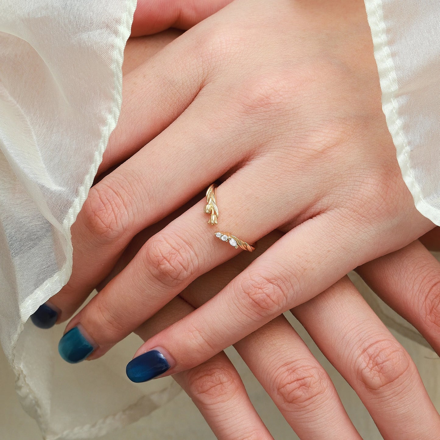 Nature Inspired Tulip Bouquet Moissanite V-Shaped Open Wedding Band - Lila