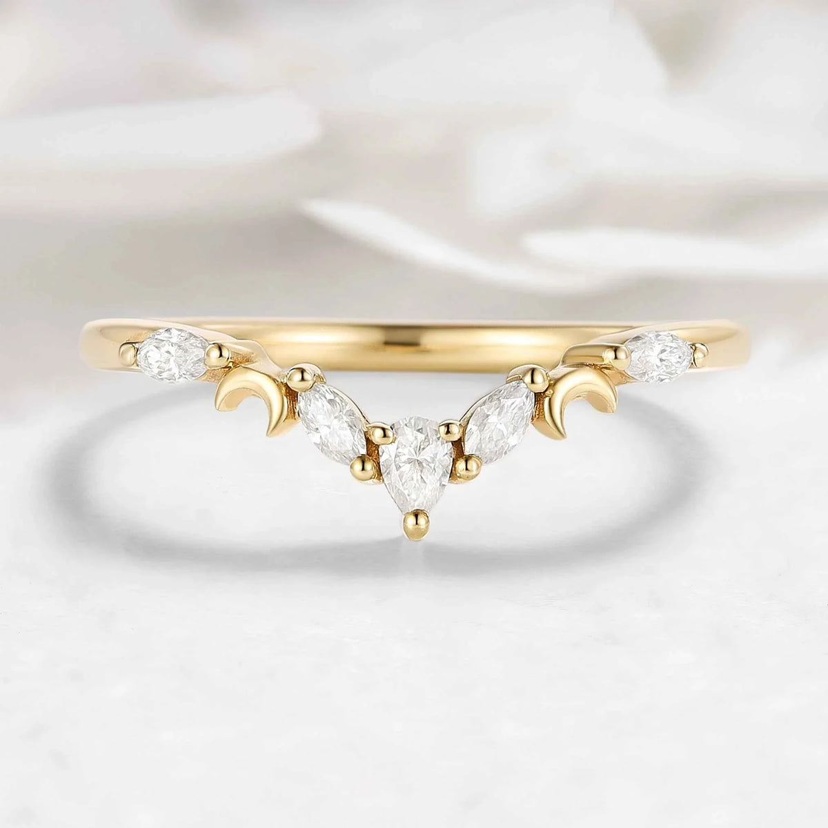 Crescent Moon-Inspired V-Shaped Moissanite Wedding Band